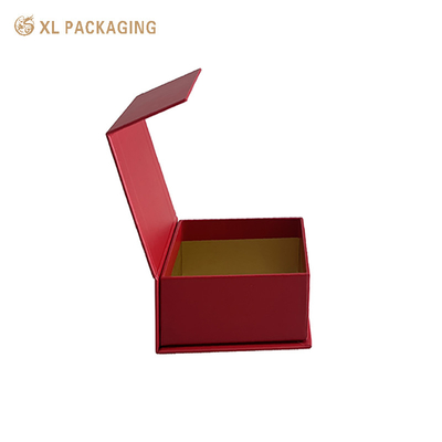comprar Impresión roja Caja de cierre magnética Joyería 157gm Papel de arte Caja de regalo de lujo Embalaje online manufacture