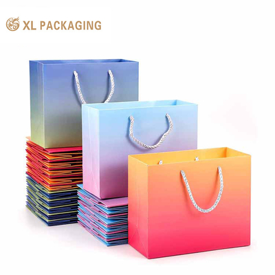 comprar Bolsa de embalaje personalizada Lujo Matte Regalo Bolsa de papel de compras con logotipo para ropa Joyería Vino online manufacture