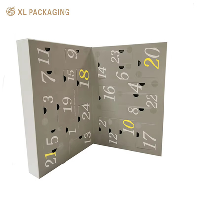 comprar Maquillaje de Navidad de lujo personalizado Cuenta regresiva Caja de maquillaje Calendario de Adviento Caja de embalaje Calendario de Adviento Caja de regalo con bandeja de flocos online manufacture