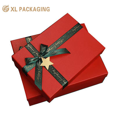 comprar Caja de regalo de bufanda con cinta roja en el arco. Fabricación en línea