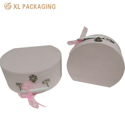 comprar Caja de regalo de maleta redonda reciclable personalizada con cerradura de metal y forro de flocos para envases ecológicos Fabricación en línea