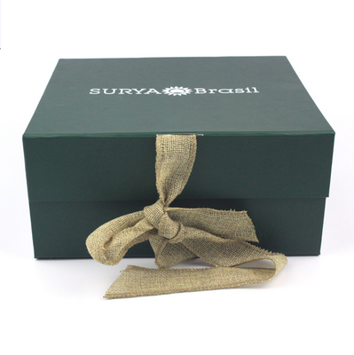 comprar Caja de regalo rígida de cierre magnético plegable a medida Envasado de paquetes de ropa para el cuidado de la piel Fabricación en línea