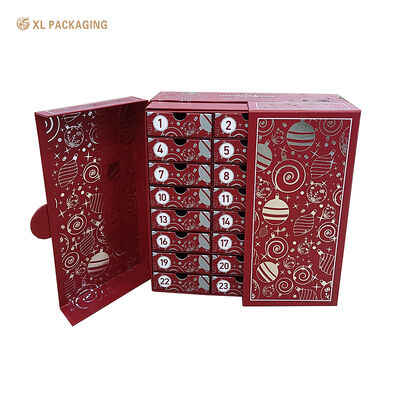 comprar Calendario de Adviento de Lujo Rojo con Estampado Plateado Completo y Cierre Magnético para 24 Cajones Independientes Fabricación en línea