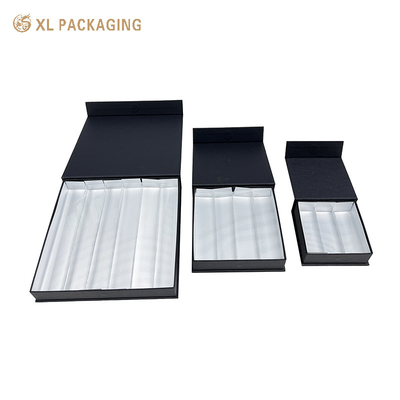 Caja de papel de cartón de lujo de papel de chocolate Caja de regalo magnética negra con divisores de papel