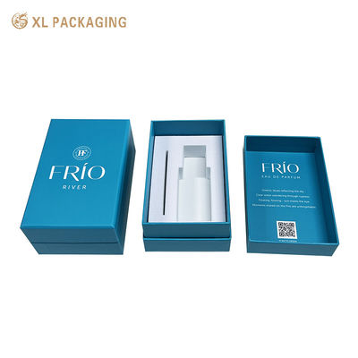 Caja de perfumes personalizada con inserción de espuma.