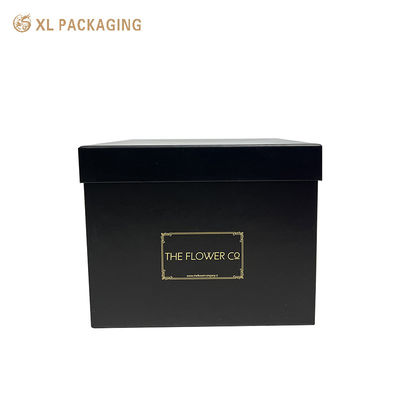 Caja de flores rígida de dos piezas negro mate con logotipo de papel de oro