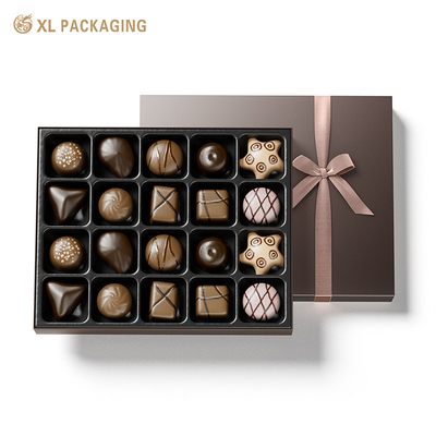 Cajas de regalo rígidas de chocolate personalizadas rojas o negras simples con inserción de papel y cinta de arco