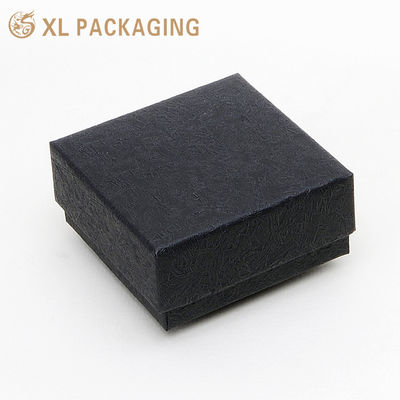 Caja de joyería rígida de 2 piezas con tapa y base personalizada, caja de regalo de papel texturizado de cuero sintético negro reciclable con inserto de espuma de terciopelo para venta al por mayor de pendientes