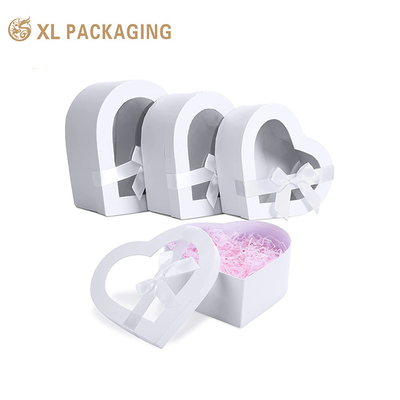 Cartón blanco rojo rosa personalizado en forma de corazón cartón de papel de flores joyería de chocolate caja de embalaje de regalo con ventana transparente