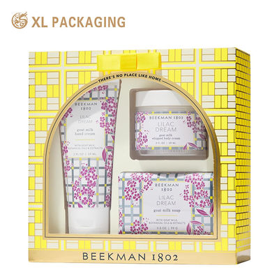 Caja de regalo cosmética personalizada para el Día de San Valentín con ventana curvada de PVC arqueada y lazo de satén preinstalado en estructura de cartón rígido reforzado