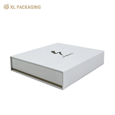 Caja rígida de lujo de color blanco magnético para dispositivos de belleza.
