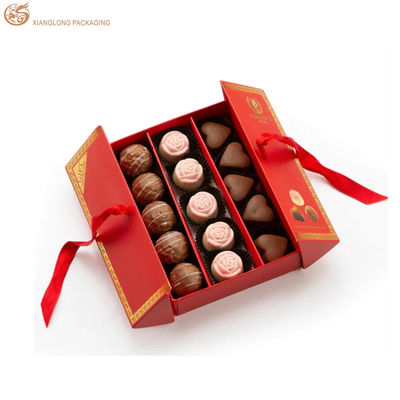 Caja de chocolate de doble puerta de cartón blanco de 350 gramos con estampado de papel de oro y cierre con cinta