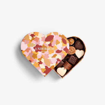 Caja de regalo de papel en forma de corazón de grado alimenticio con inserción Cajas rígidas reciclables con cinta para chocolate