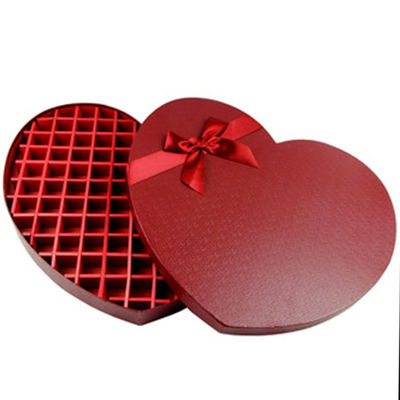 Caja de regalo de chocolate en forma de corazón personalizada con embalaje reciclable de calidad alimentaria y lazo de cinta personalizable