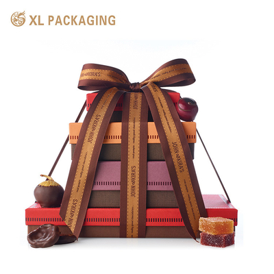 Impresión personalizada Cajas de regalo de chocolate de lujo Estampado de cinta de papel de oro Envases elegantes para regalos navideños