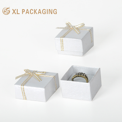 Cajas de joyería personalizadas al por mayor Embalaje de lujo asequible para marcas y minoristas de joyería