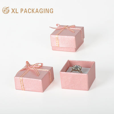 Caja de Anillos de Papel Texturizado Rosa Personalizada al por Mayor 2 Piezas, Caja de Embalaje de Joyería para Anillos con Inserto de Esponja de Terciopelo